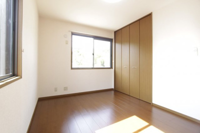 【洋室】 | グリーンヴィレッジあいＣ棟 | 明るい洋室です