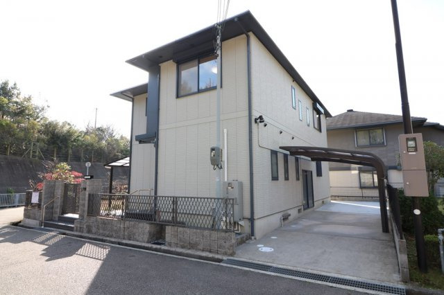 宝塚市すみれガ丘２丁目の中古一戸建の外観