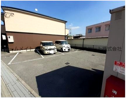 ポプラーレ キシダの駐車場