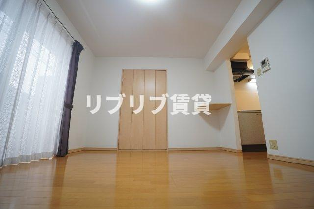 レジデンス寒川の居間・リビング