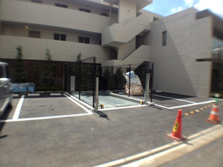 【駐車場】
