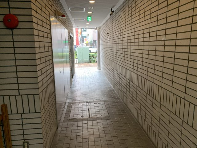 コア星望ビルのエントランス