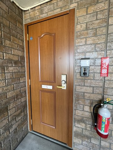 セジュール荒井の玄関