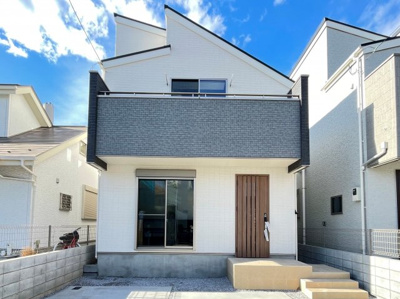 【外観】 | 小平市上水新町 | カースペース2台ある、全居室二面採光のため陽当たり良好です♪