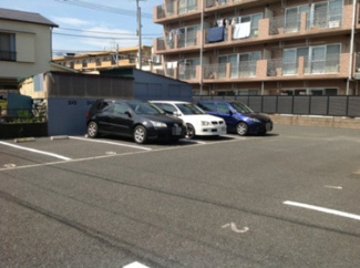 【駐車場】 | いつでも目の届く敷地内に駐車場があります♪荷物がかさばりがちなお買物にも、敷地内駐車場があると便利ですよね☆