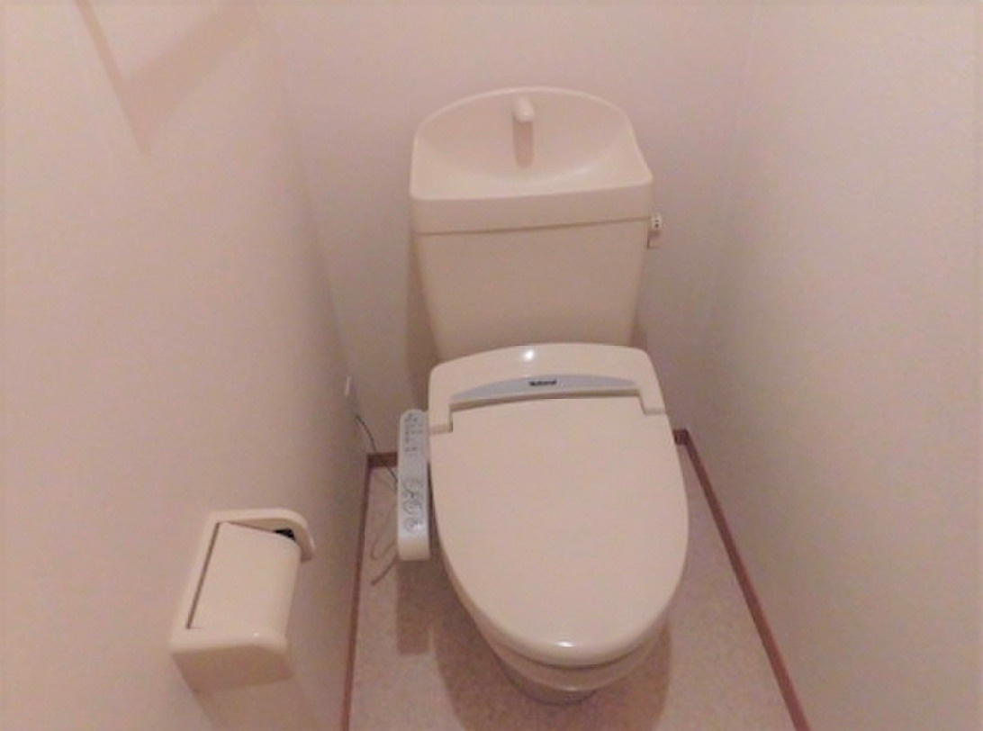 メルベーユ・ドミールD棟のトイレ|ゆったりとした空間のトイレです
