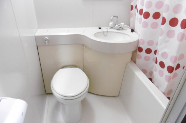 朝日プラザエザース山形中央Ⅱのトイレ|ゆったりとした空間のトイレです