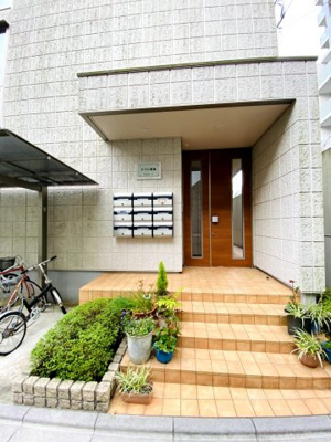 【エントランス】 | メゾン奈良 | 建物の内部です