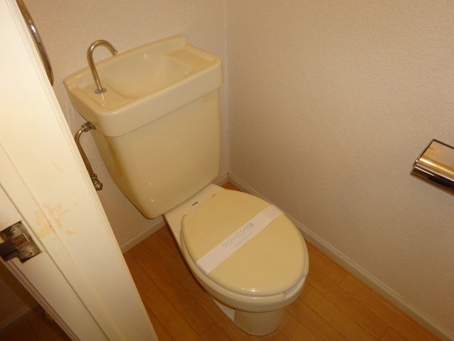 サープラスコーポA棟のトイレ