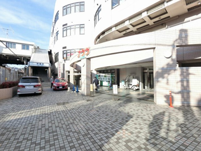 【エントランス】 | プララ杉田 | エントランス部分です。