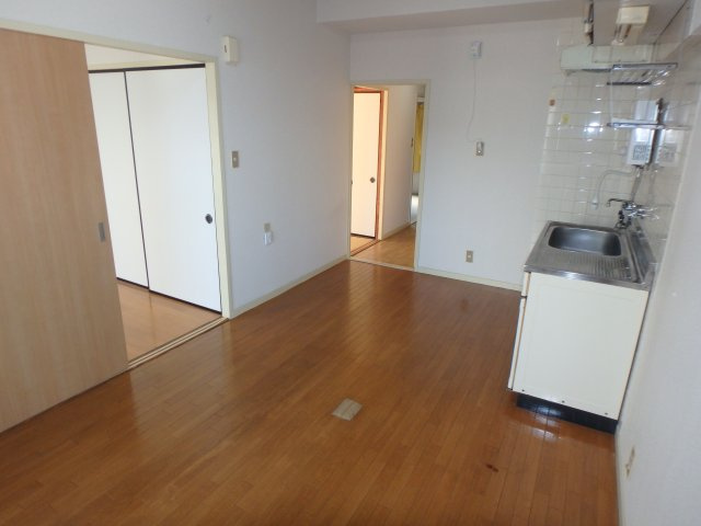 レジデンスひまわりの居間・リビング