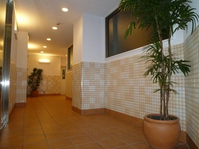 【その他共用部分】 | 羽田ハイクオリティーマンション | タイル張りでホテル風なエントランス部分です