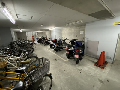 【その他共用部分】 | プラザクレスト横浜上永谷 | バイク置場です。