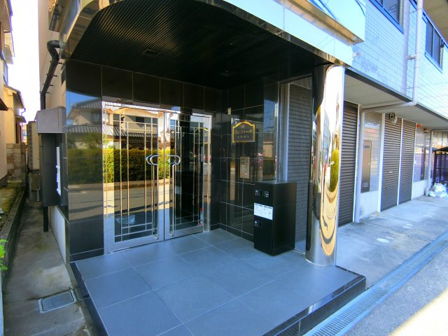 エイト富田林のエントランス