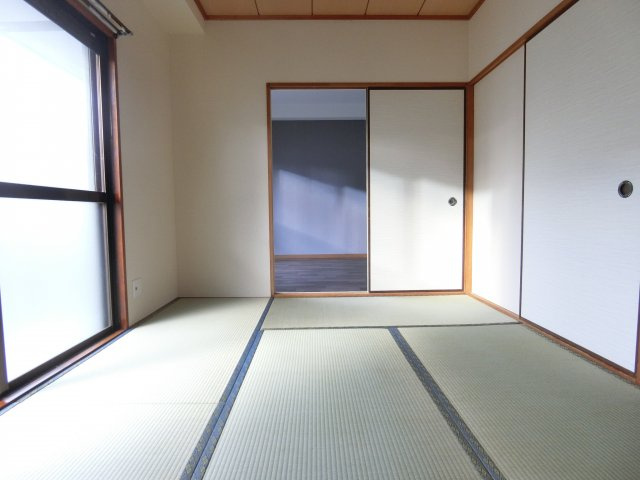 メゾンベルエールの和室