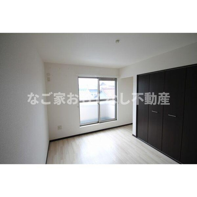 【寝室】 | ファミーユ(Famille)