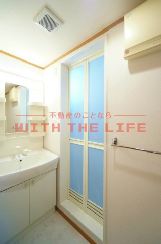 ポムダムール【キャッシュバック対象物件】の洗面所|忙しい朝には欠かせない洗面所です