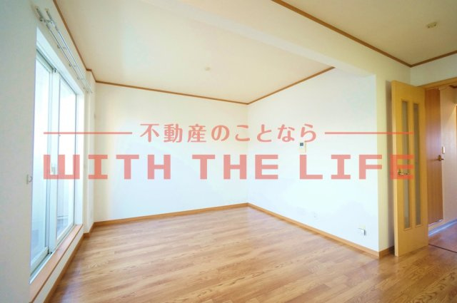 ポムダムール【キャッシュバック対象物件】の居間・リビング|使いやすい居間です