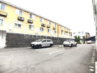 【駐車場】 | グリーンシティ竜美Ｊ棟 | 駐車場に車を止められます