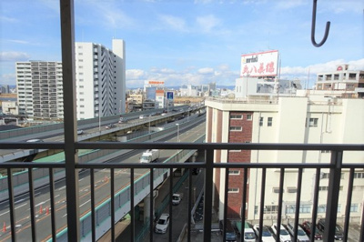 【展望】 | 中津有明マンション | 眺望は都会的！遮るも建物がなく、開放感があります。