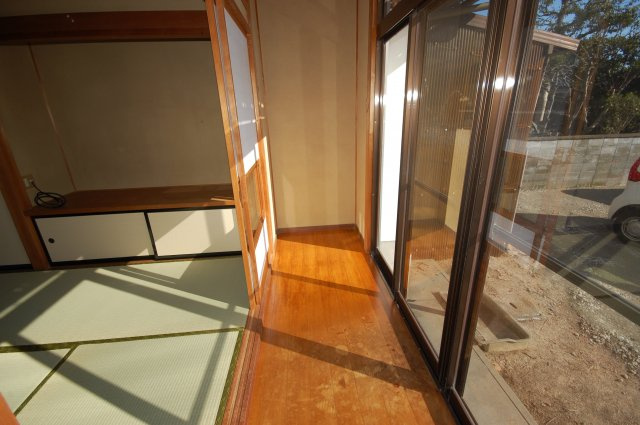 【和室】 | 松尾貸家 | 日当たりの良い縁側です