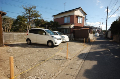【駐車場】 | 松尾貸家 | 3～４台は十分駐車できます！