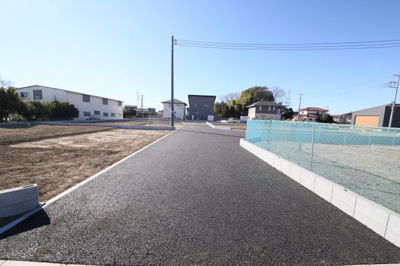 【前面道路含む現地写真】 | 外野土地 6区画 | 協定道路（北東側より撮影）