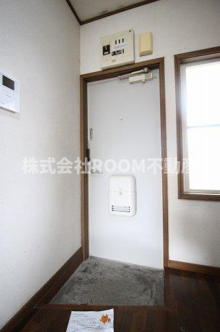 Grace（旧コーポサウス）の玄関