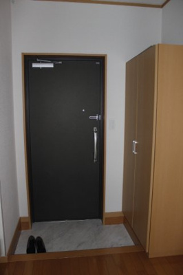 【玄関】 | イシドウビル