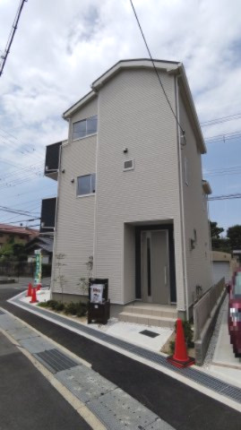 箕面市西小路２丁目の新築一戸建の外観