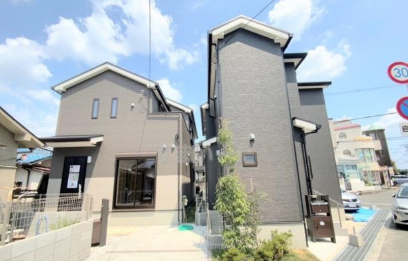 箕面市箕面５丁目の新築一戸建の外観|右側１号棟