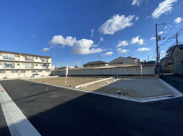 グラッド・タウン西堤楠町の前面道路含む現地写真|■全4区画　土地は約27.25坪～27.35坪まで♪♪