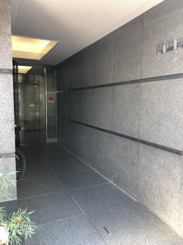 両国高橋ビルのエントランス