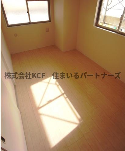 レジェンド・ソーラー宮ノ陣のその他共用部分|ゆったりした洋室です