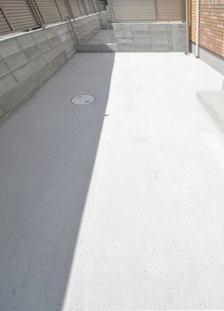 White Stone Ⅲ番館【10,000円キャッシュバック対象物件】のバルコニー|バルコニーがあります