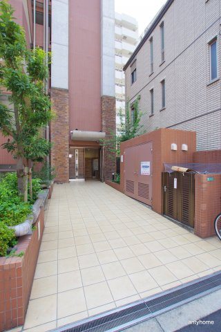 ソラシア京橋大阪城 (旧：ラクラス大阪城)　仲介手数料無料のエントランス