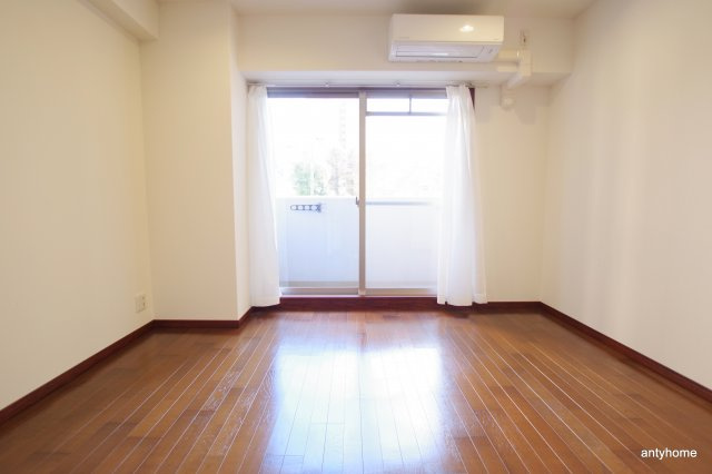 ソラシア京橋大阪城 (旧：ラクラス大阪城)　仲介手数料無料の居間・リビング