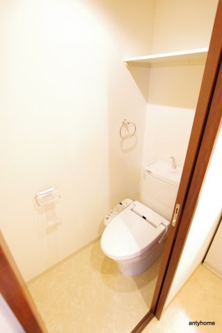 ソラシア京橋大阪城 (旧：ラクラス大阪城)　仲介手数料無料のトイレ