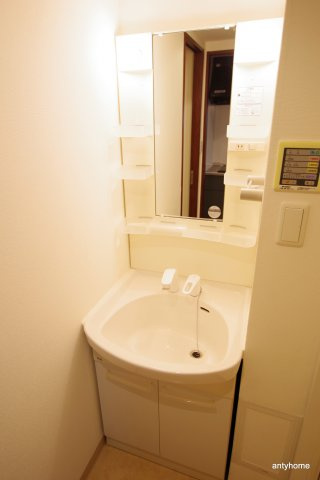 ソラシア京橋大阪城 (旧：ラクラス大阪城)　仲介手数料無料の洗面所