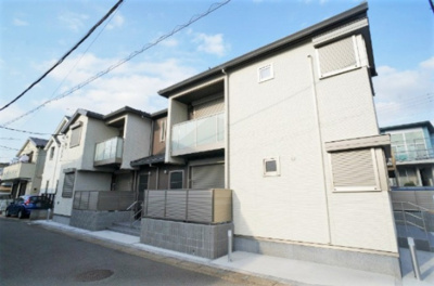 【外観】 | カーサブランB【SHM】 | 積水ハウス施工の賃貸住宅シャーメゾン♪2沿線利用可能な「長津田」駅より徒歩6分！コンビニが近くて便利な立地の築浅2階建てアパートです♪