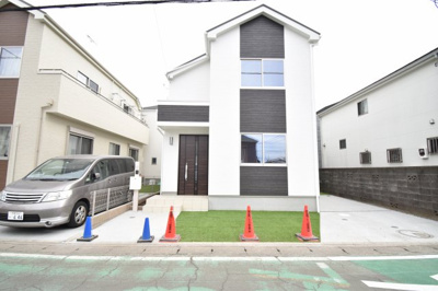 【外観】 | 立川市柏町３丁目　３期　新築戸建て　２号棟 | 住む人を映し出す佇まいは、いつまでも輝き続けながらいつしか街の風景に溶け込んでいきます。
