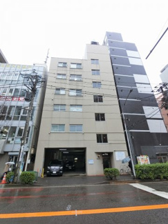 【外観】 | 京浜東北線「石川町」駅徒歩２分！
通勤や通学にうれしい近さ、深夜の帰宅時にも安心の好立地です。
