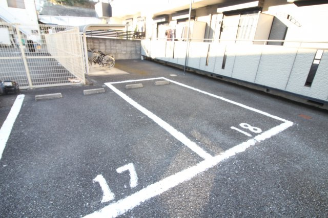 サンパティオ Ｂの駐車場|前回募集時の写真です。現況優先