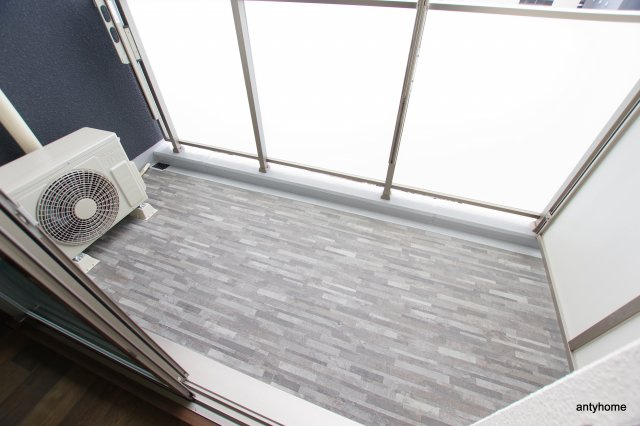 ブリリアントジュネス本町 仲介手数料無料のバルコニー