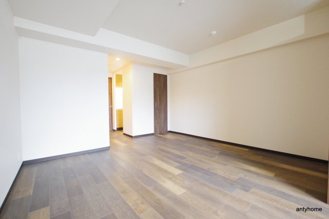 ブリリアントジュネス本町 仲介手数料無料の居間・リビング