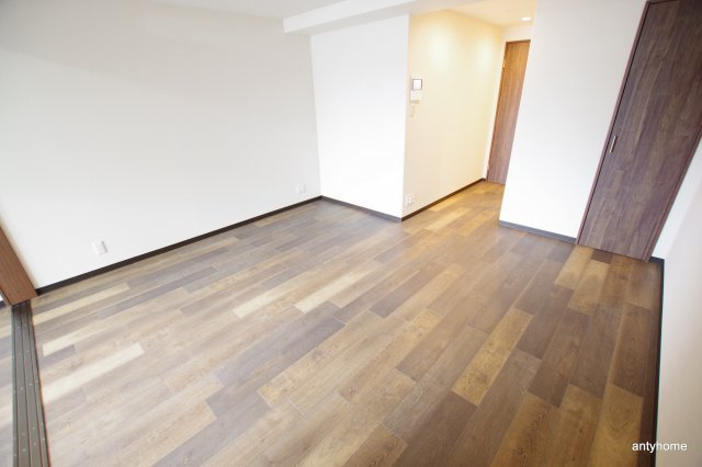 ブリリアントジュネス本町 仲介手数料無料の洋室