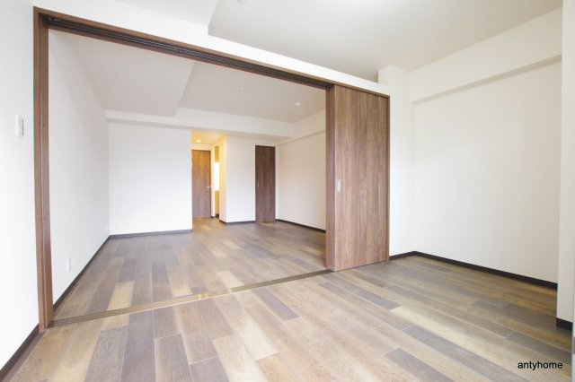 ブリリアントジュネス本町 仲介手数料無料の居間・リビング