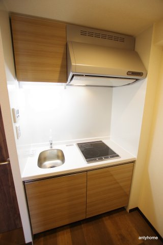 ブリリアントジュネス本町 仲介手数料無料のキッチン