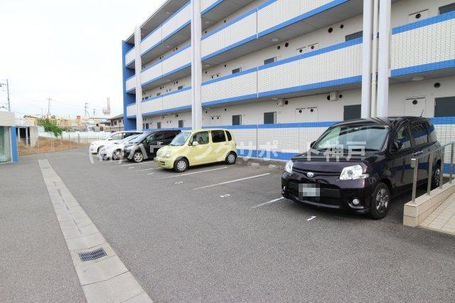 シエルオカモトの駐車場