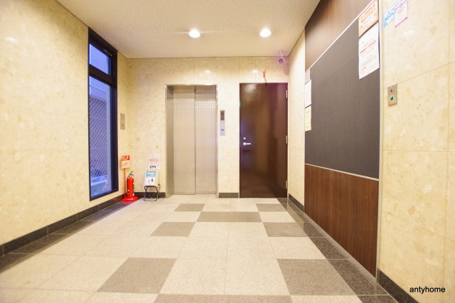 CALLING Osaka Hommachi　仲介手数料無料のロビー